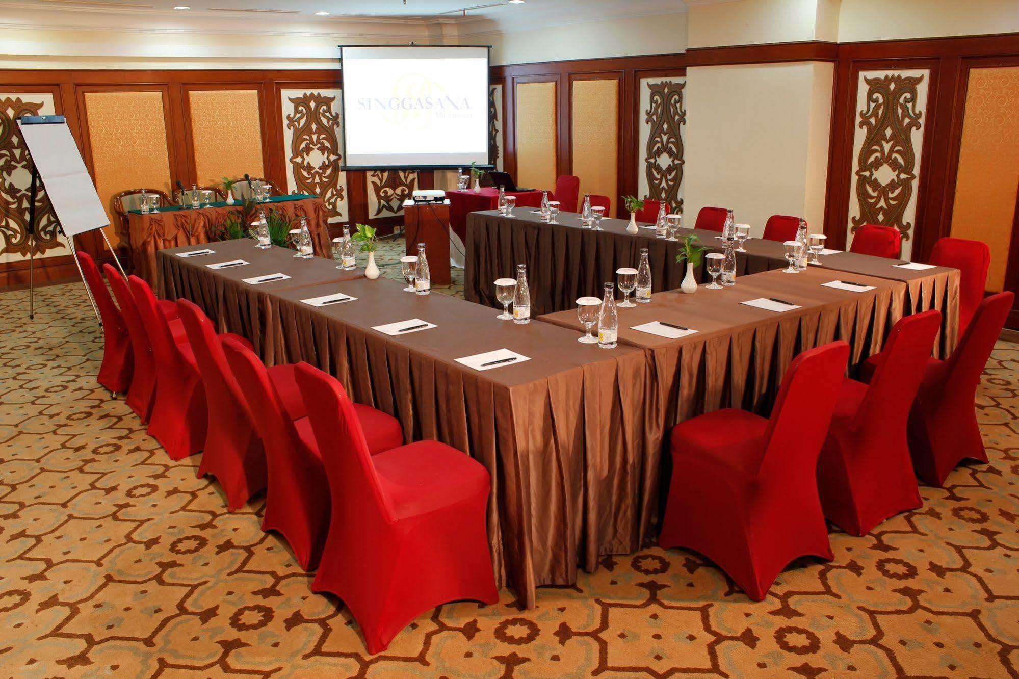 Singgasana Hotel 4*